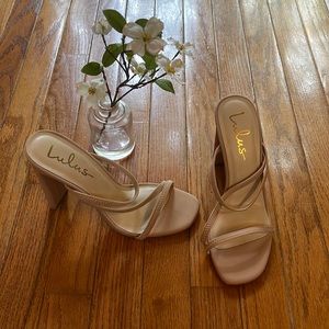 Never worn Lulus Heels